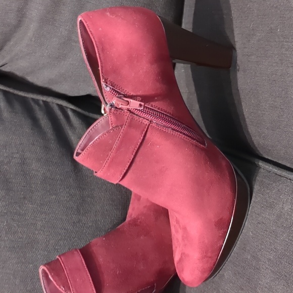 Burgundy Booties East Fifth 8.5 - Picture 1 of 5